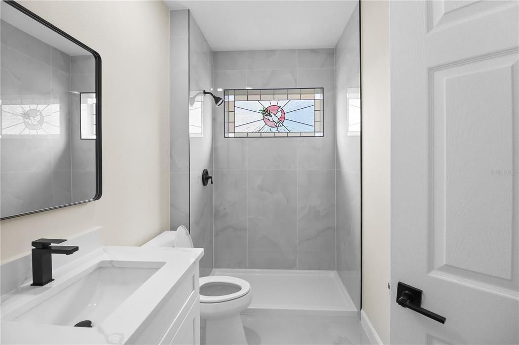 Activo con contrato: $970,000 (3 camas, 2 baños, 2674 Pies cuadrados)