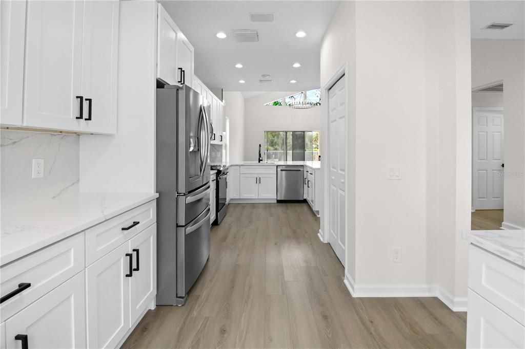 Activo con contrato: $970,000 (3 camas, 2 baños, 2674 Pies cuadrados)