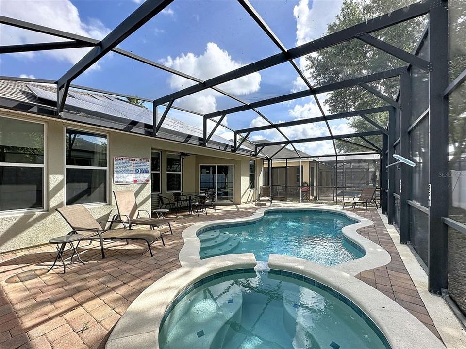 For Sale: $425,000 (4 beds, 3 baths, 1965 Square Feet)