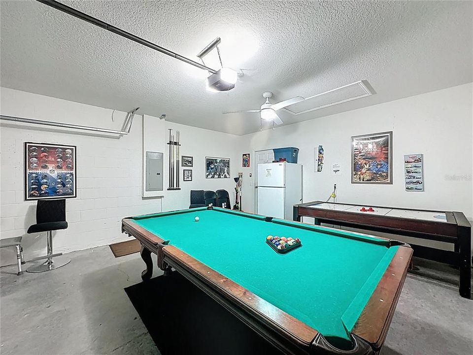 For Sale: $425,000 (4 beds, 3 baths, 1965 Square Feet)