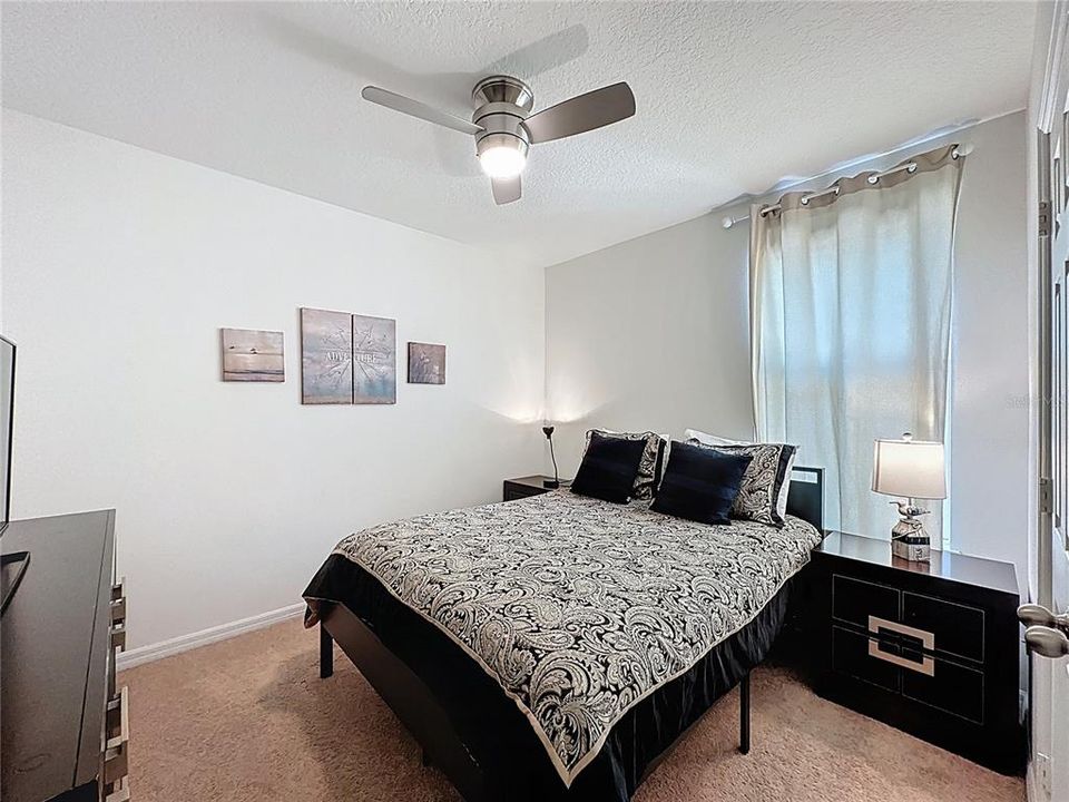 For Sale: $425,000 (4 beds, 3 baths, 1965 Square Feet)