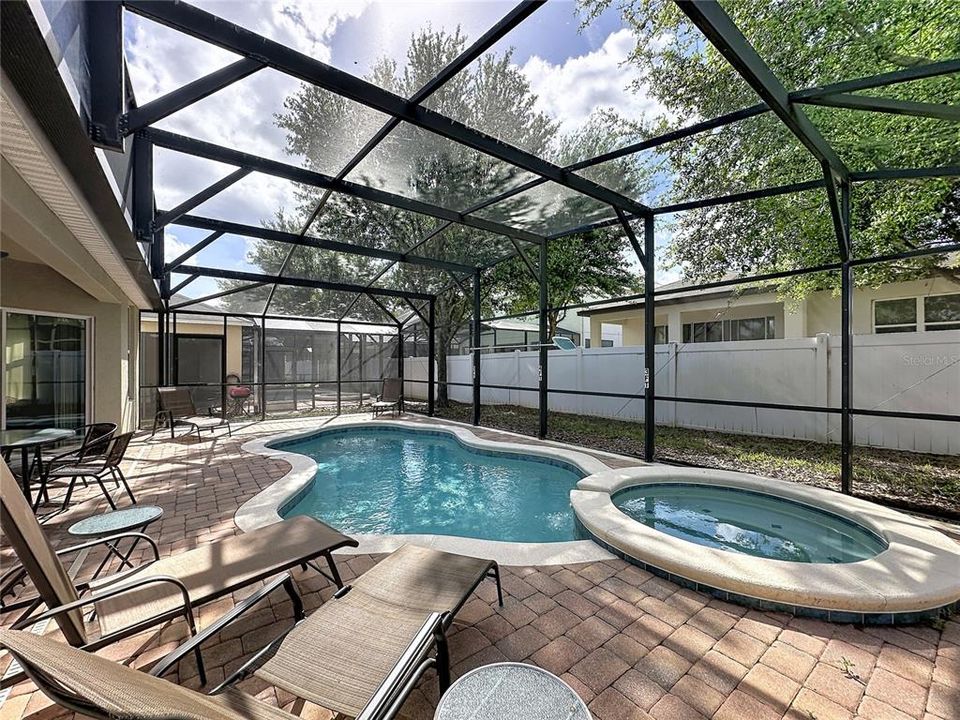 For Sale: $425,000 (4 beds, 3 baths, 1965 Square Feet)