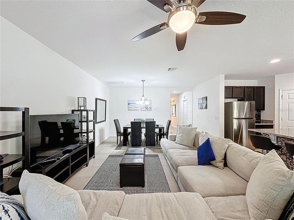 For Sale: $425,000 (4 beds, 3 baths, 1965 Square Feet)