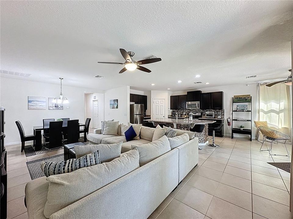 For Sale: $425,000 (4 beds, 3 baths, 1965 Square Feet)