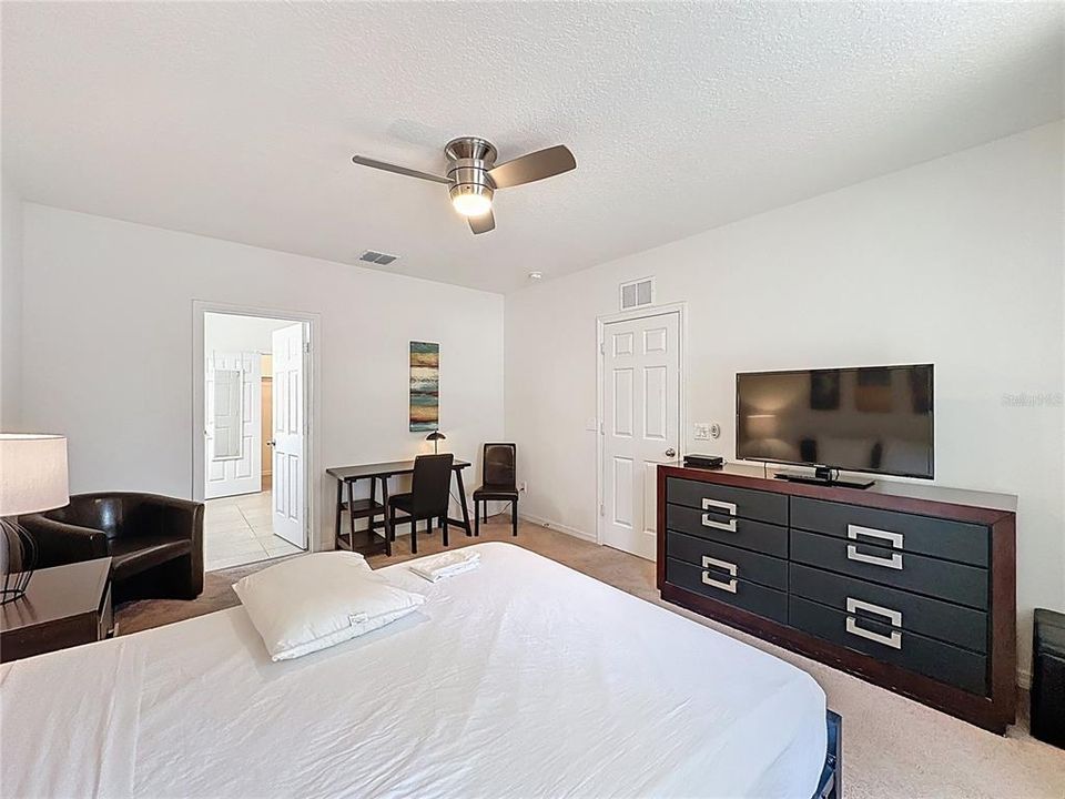 For Sale: $425,000 (4 beds, 3 baths, 1965 Square Feet)