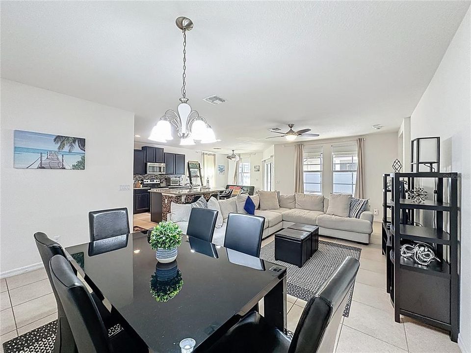 For Sale: $425,000 (4 beds, 3 baths, 1965 Square Feet)