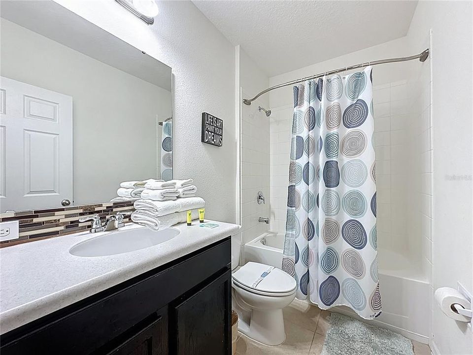 For Sale: $425,000 (4 beds, 3 baths, 1965 Square Feet)