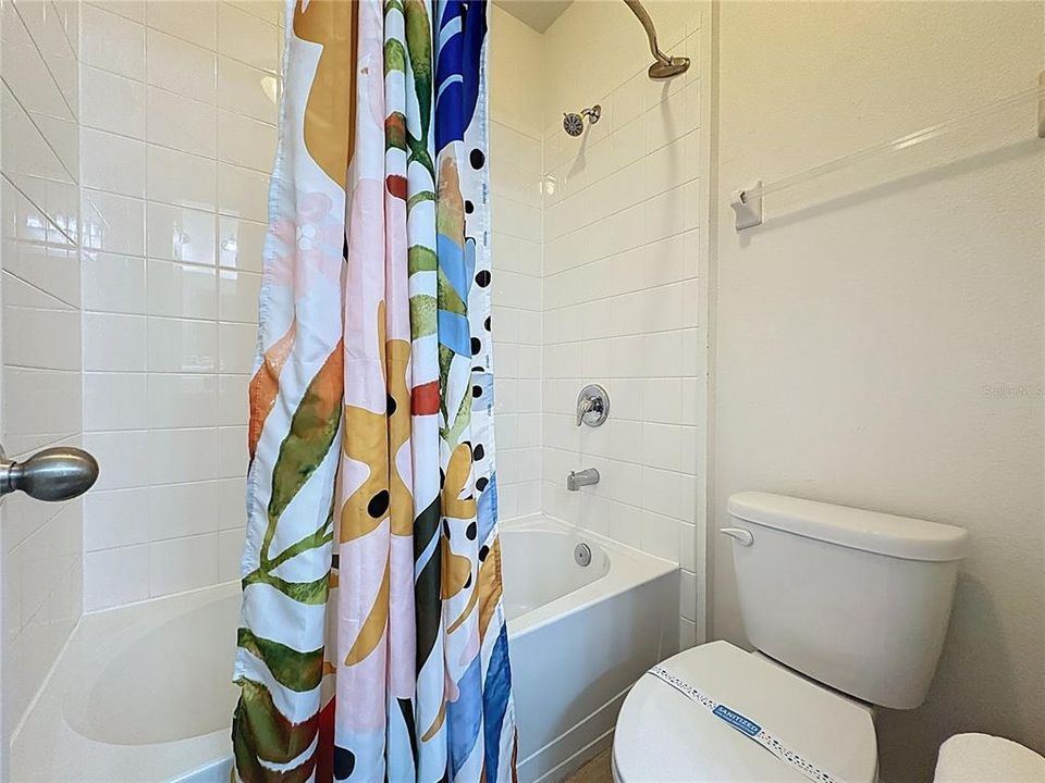 For Sale: $425,000 (4 beds, 3 baths, 1965 Square Feet)