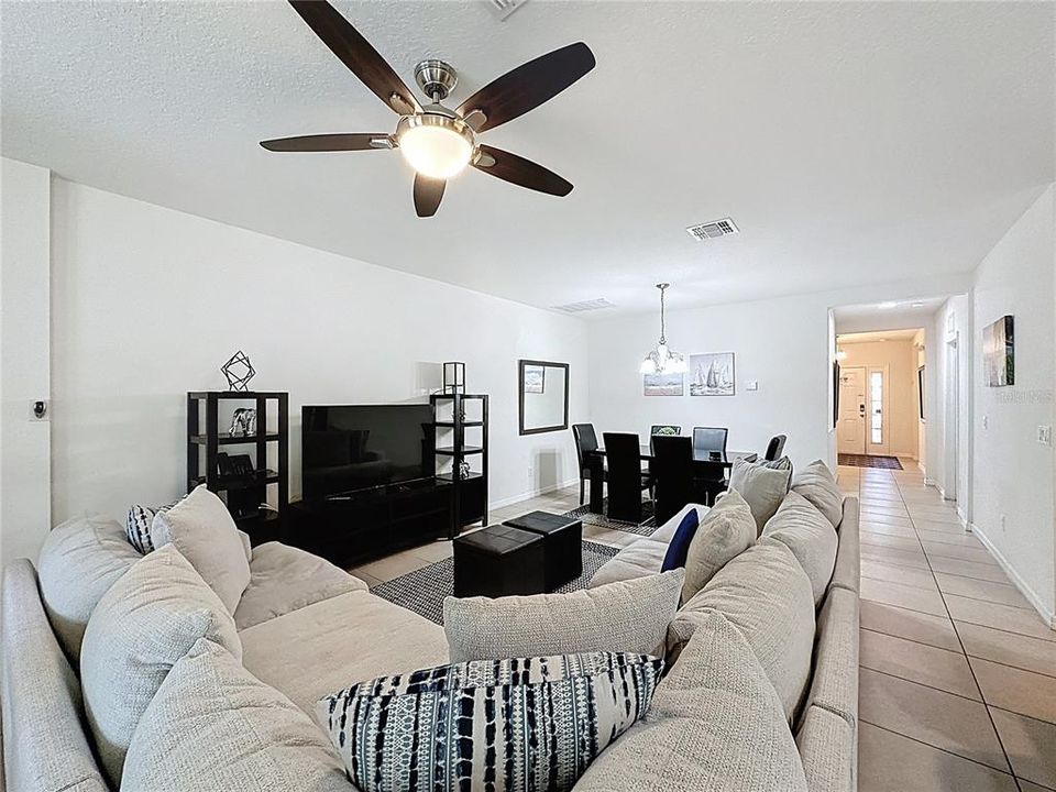 For Sale: $425,000 (4 beds, 3 baths, 1965 Square Feet)