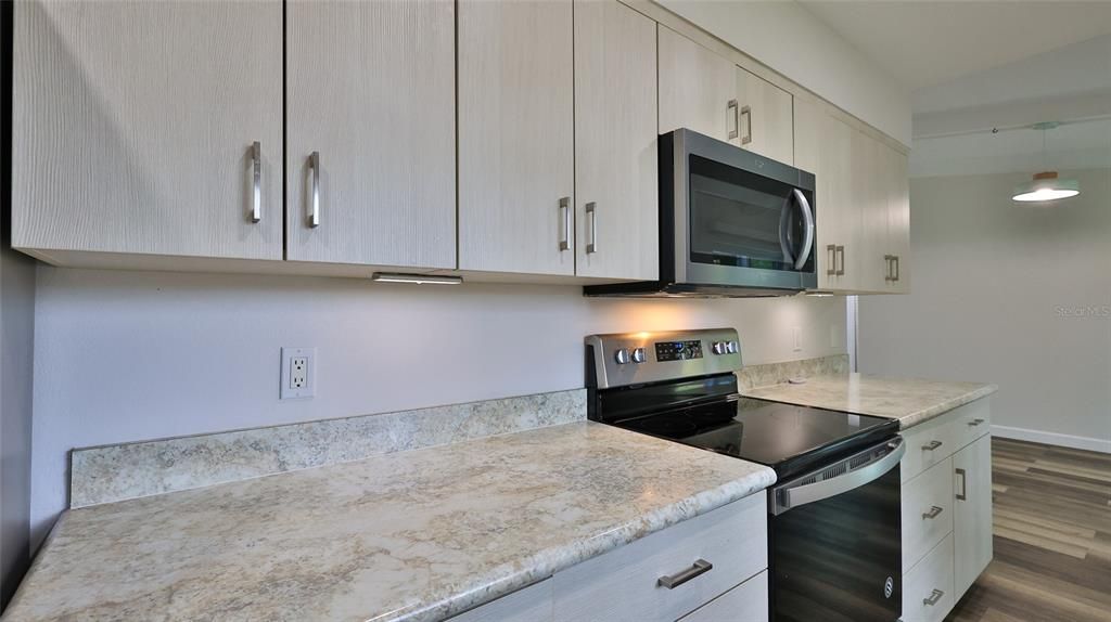 For Sale: $324,900 (3 beds, 2 baths, 1232 Square Feet)