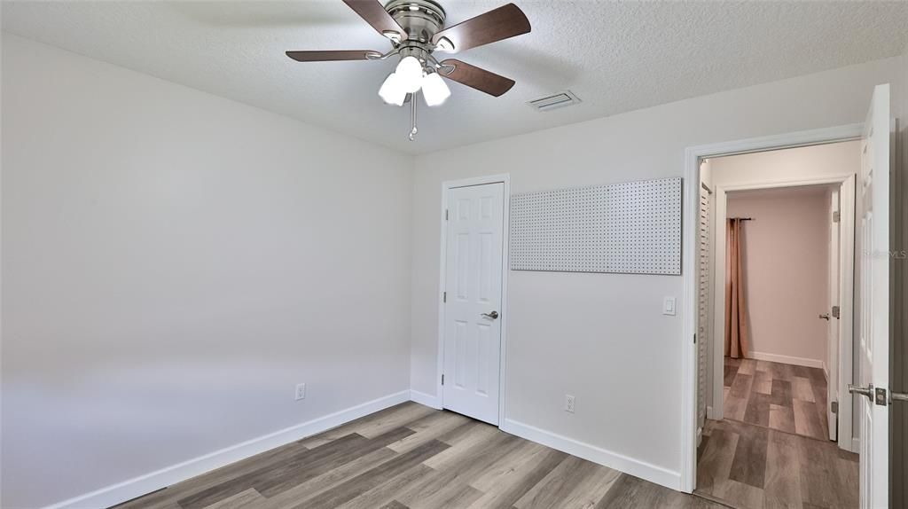 For Sale: $324,900 (3 beds, 2 baths, 1232 Square Feet)