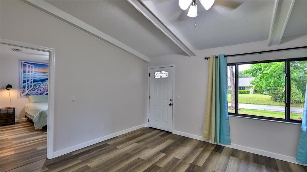 For Sale: $324,900 (3 beds, 2 baths, 1232 Square Feet)