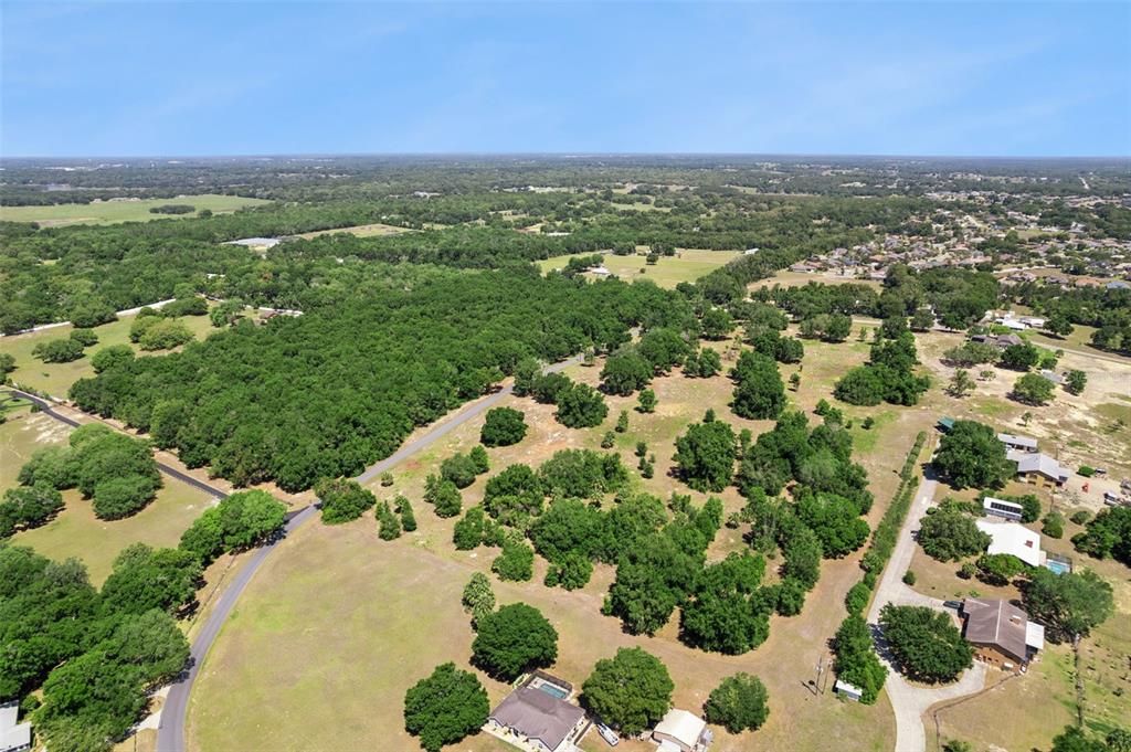 На продажу: $1,850,000 (37.61 acres)