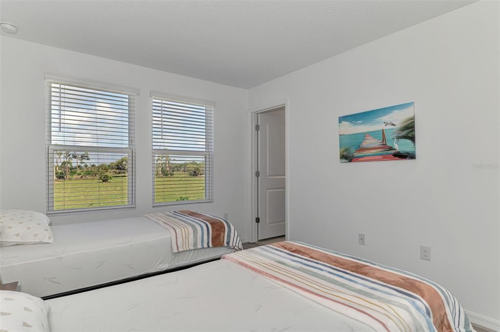 Active With Contract: $245,000 (2 beds, 2 baths, 1238 Square Feet)