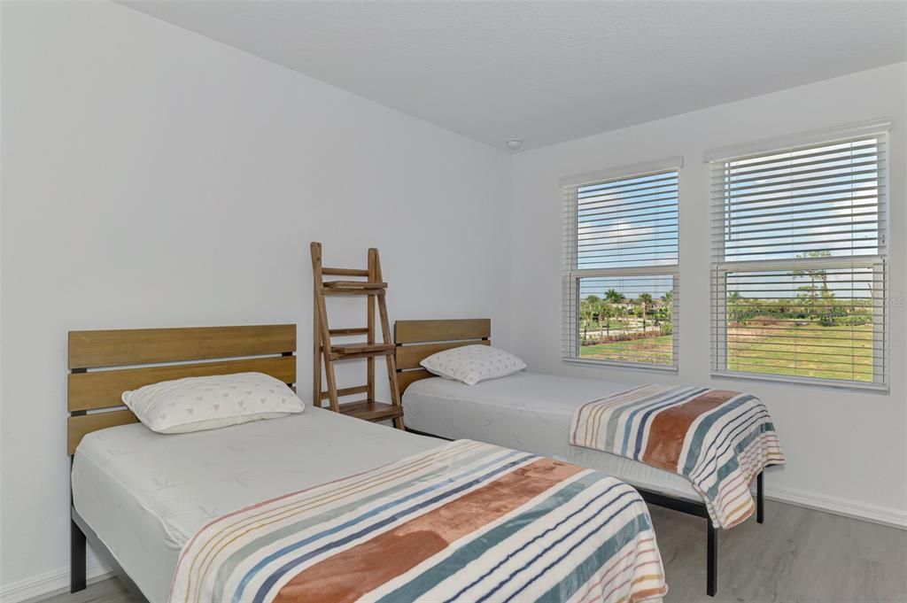Active With Contract: $245,000 (2 beds, 2 baths, 1238 Square Feet)