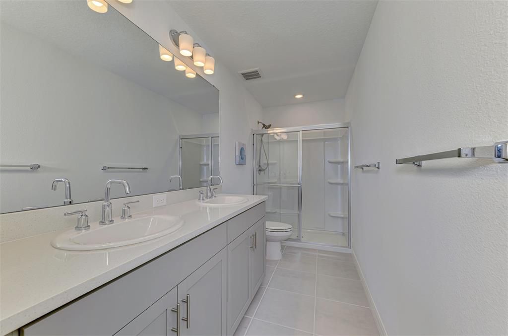 Active With Contract: $245,000 (2 beds, 2 baths, 1238 Square Feet)