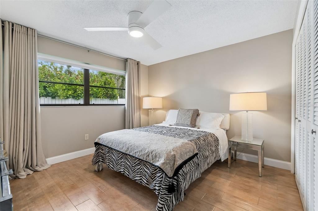 Activo con contrato: $840,000 (5 camas, 2 baños, 2858 Pies cuadrados)