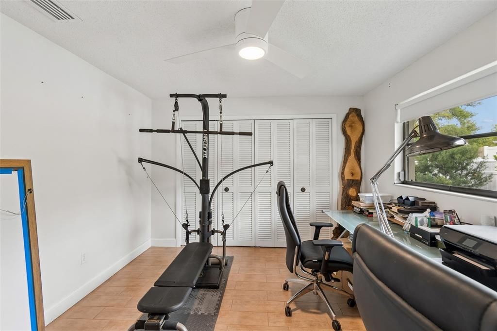 Activo con contrato: $840,000 (5 camas, 2 baños, 2858 Pies cuadrados)