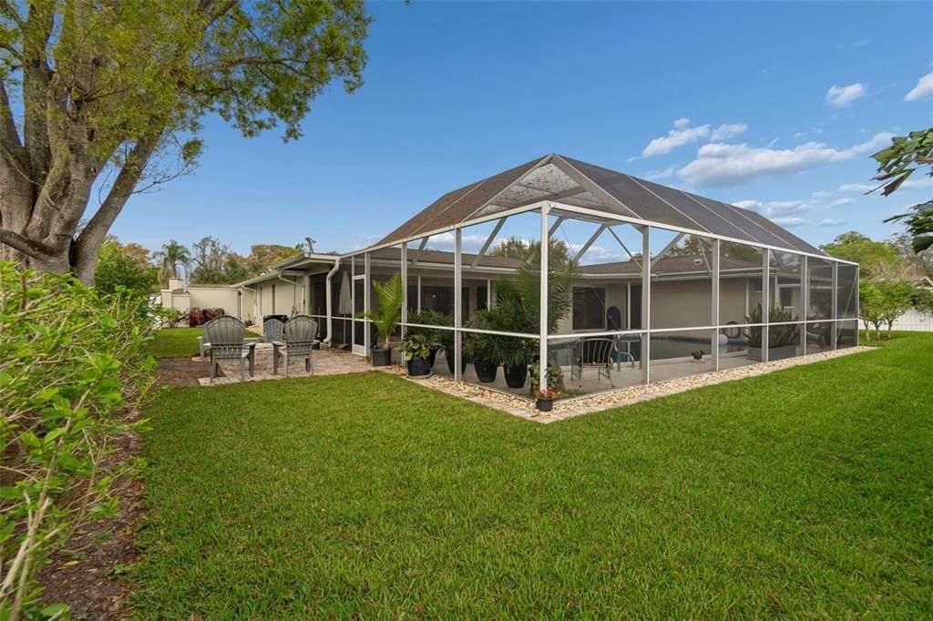 Activo con contrato: $840,000 (5 camas, 2 baños, 2858 Pies cuadrados)