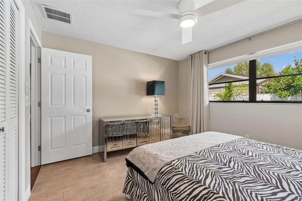 Activo con contrato: $840,000 (5 camas, 2 baños, 2858 Pies cuadrados)