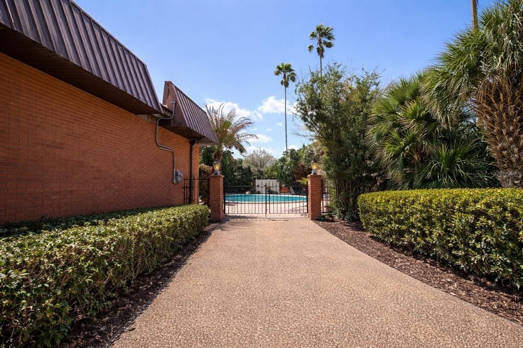 For Sale: $525,000 (4 beds, 4 baths, 2933 Square Feet)