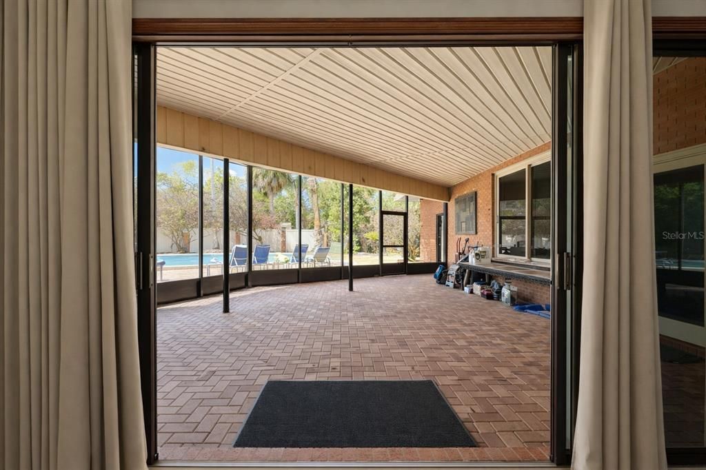 For Sale: $525,000 (4 beds, 4 baths, 2933 Square Feet)