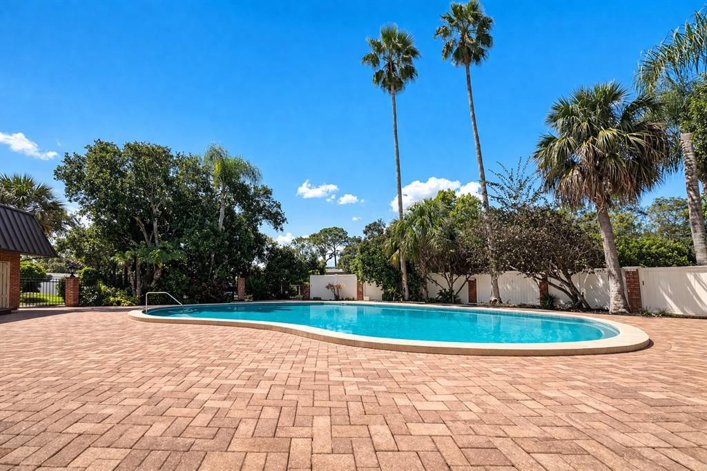For Sale: $525,000 (4 beds, 4 baths, 2933 Square Feet)