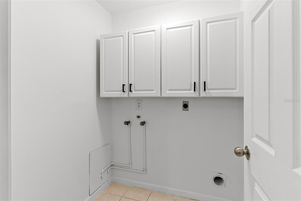 Active With Contract: $230,000 (2 beds, 2 baths, 1291 Square Feet)