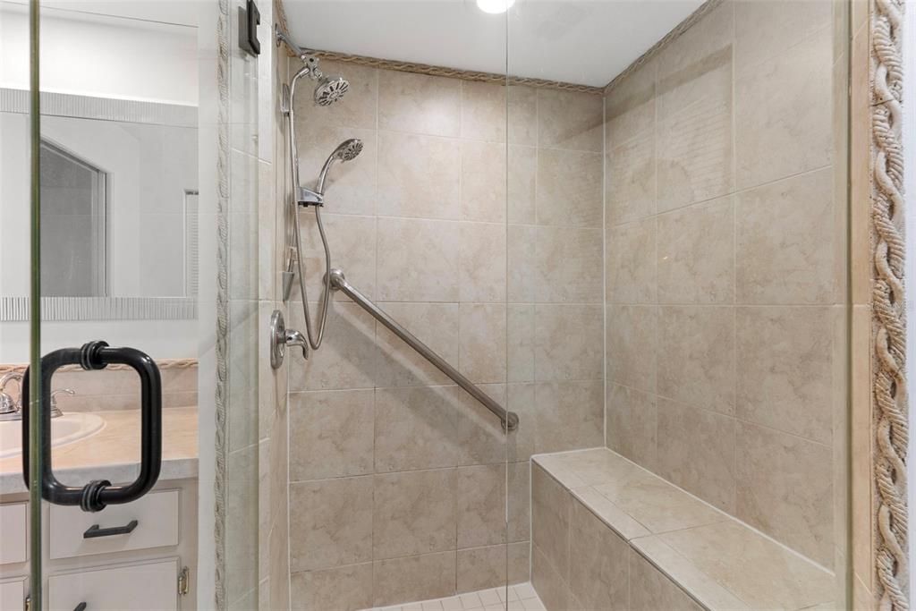 Active With Contract: $230,000 (2 beds, 2 baths, 1291 Square Feet)