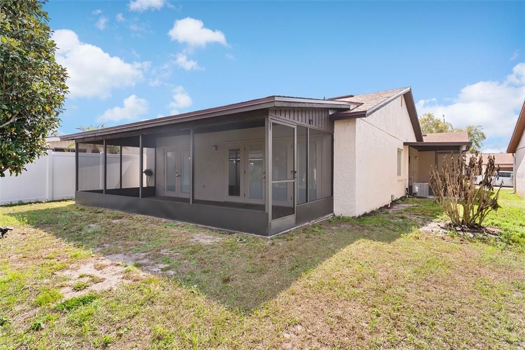 Active With Contract: $230,000 (2 beds, 2 baths, 1291 Square Feet)