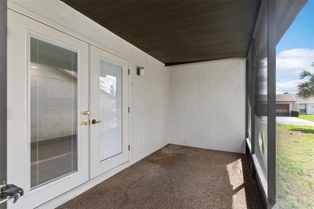 Active With Contract: $230,000 (2 beds, 2 baths, 1291 Square Feet)