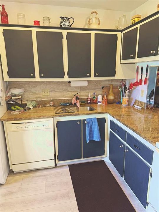 На продажу: $139,000 (2 спален, 2 ванн, 1096 Квадратных фут)