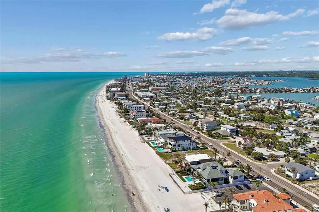 For Sale: $899,000 (4 beds, 3 baths, 2554 Square Feet)