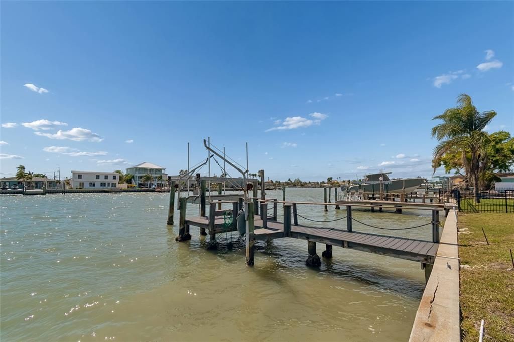 For Sale: $899,000 (4 beds, 3 baths, 2554 Square Feet)