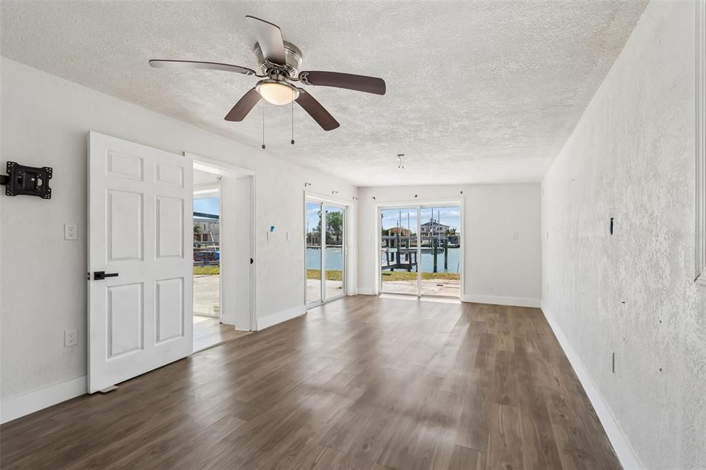 For Sale: $899,000 (4 beds, 3 baths, 2554 Square Feet)