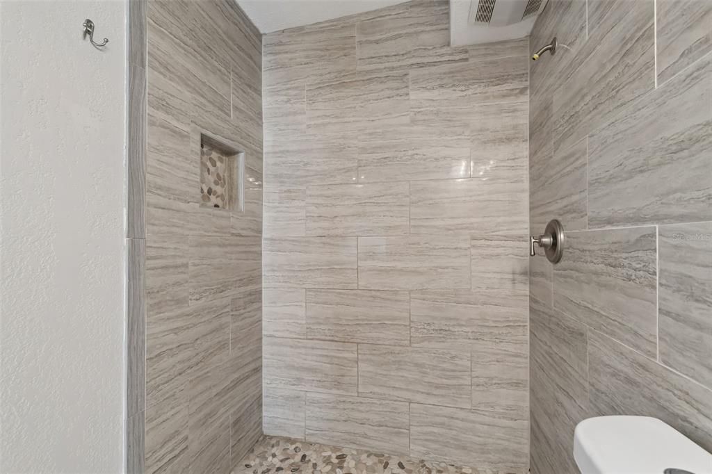 For Sale: $899,000 (4 beds, 3 baths, 2554 Square Feet)
