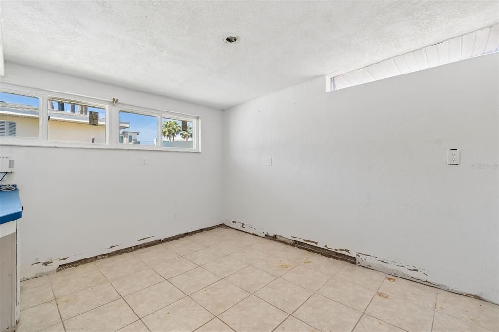 For Sale: $899,000 (4 beds, 3 baths, 2554 Square Feet)