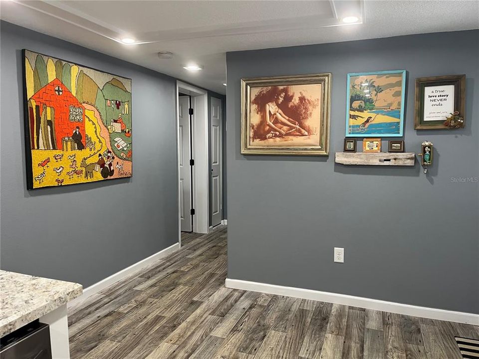 На продажу: $229,000 (2 спален, 2 ванн, 949 Квадратных фут)