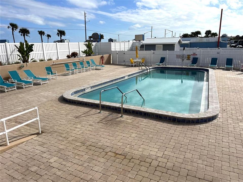 На продажу: $229,000 (2 спален, 2 ванн, 949 Квадратных фут)