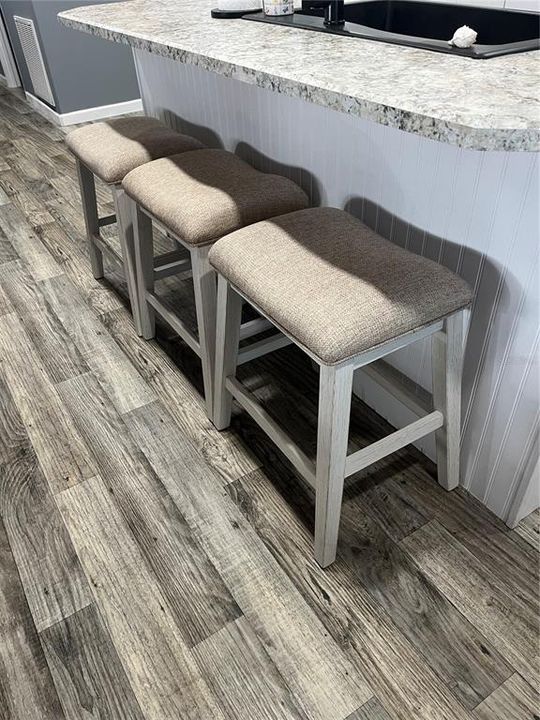 На продажу: $229,000 (2 спален, 2 ванн, 949 Квадратных фут)