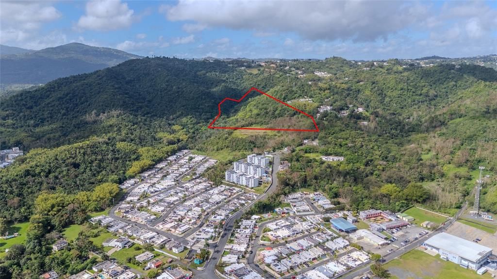 На продажу: $395,000 (9.71 acres)