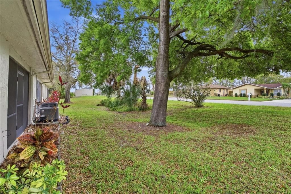 For Sale: $155,000 (2 beds, 2 baths, 1049 Square Feet)