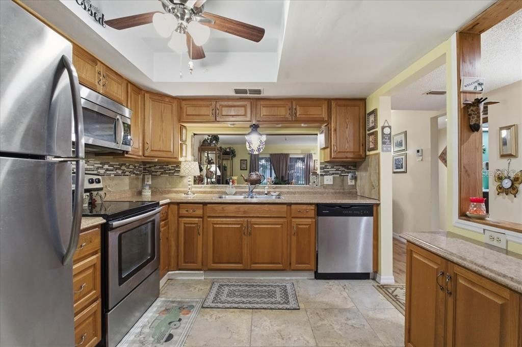 For Sale: $155,000 (2 beds, 2 baths, 1049 Square Feet)