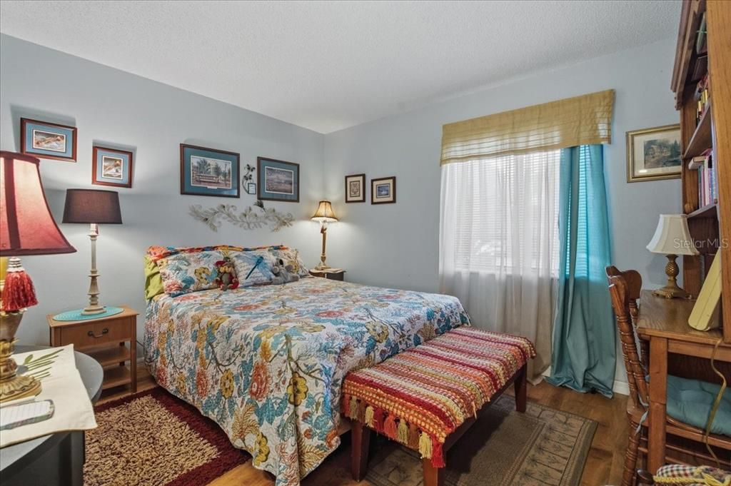 For Sale: $155,000 (2 beds, 2 baths, 1049 Square Feet)