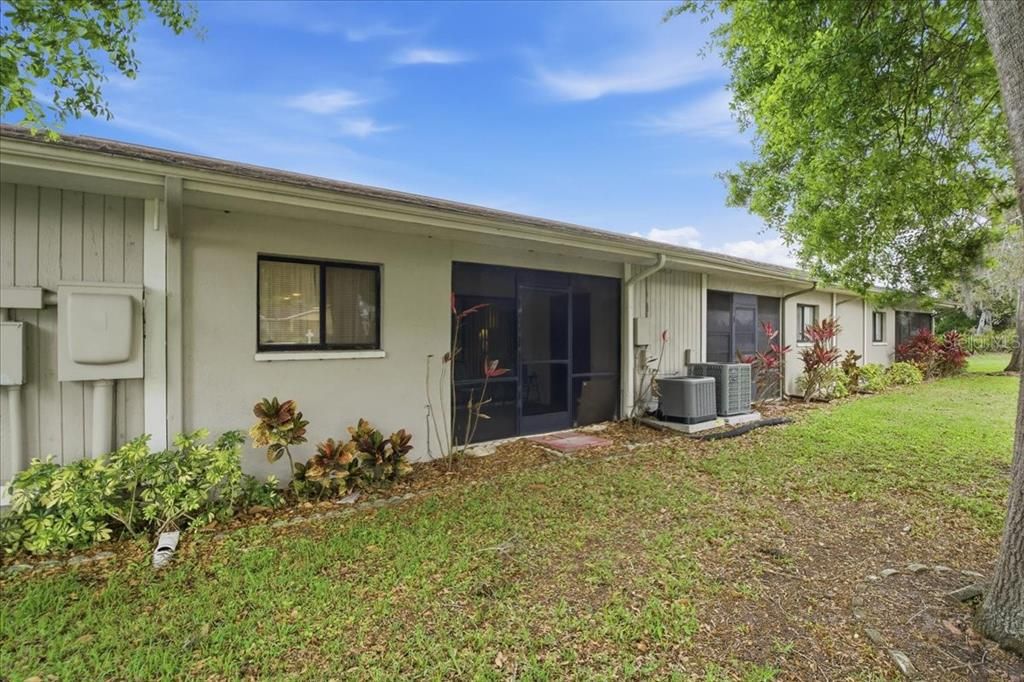 For Sale: $155,000 (2 beds, 2 baths, 1049 Square Feet)