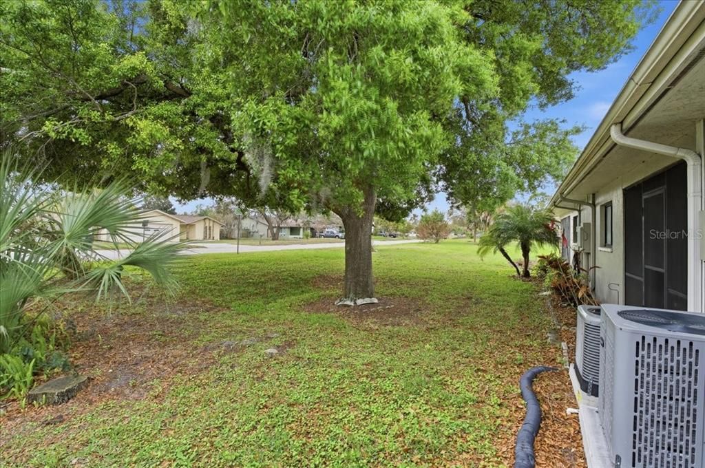 For Sale: $155,000 (2 beds, 2 baths, 1049 Square Feet)