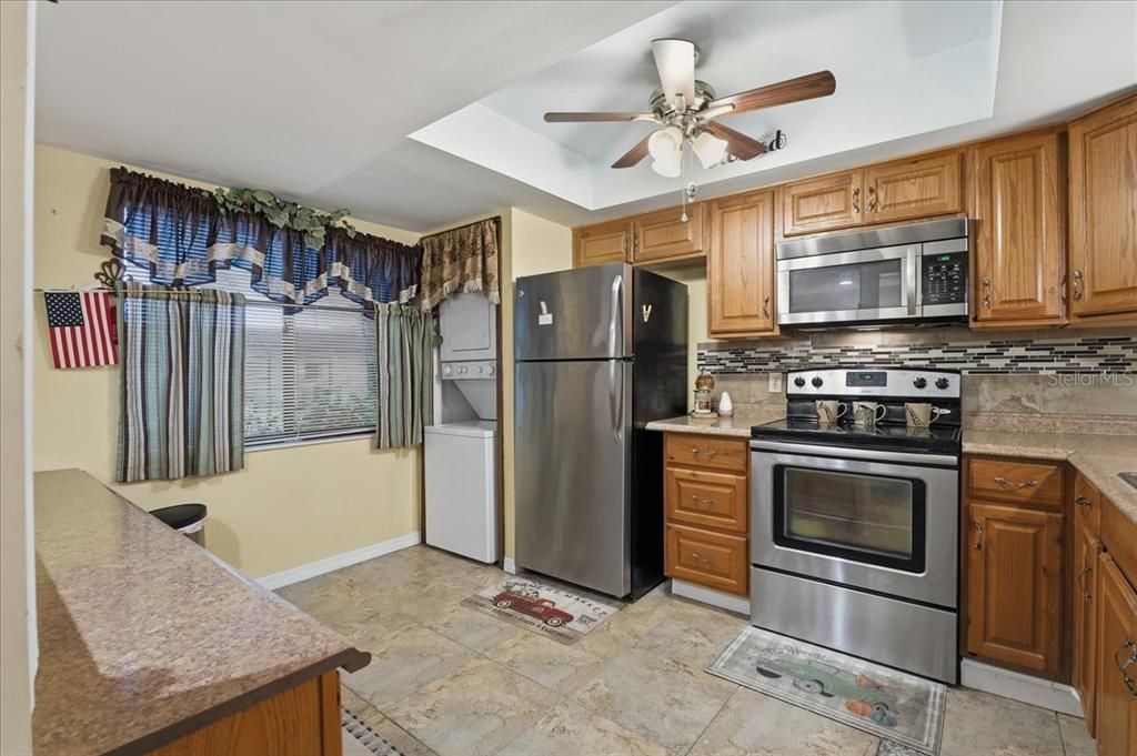 For Sale: $155,000 (2 beds, 2 baths, 1049 Square Feet)