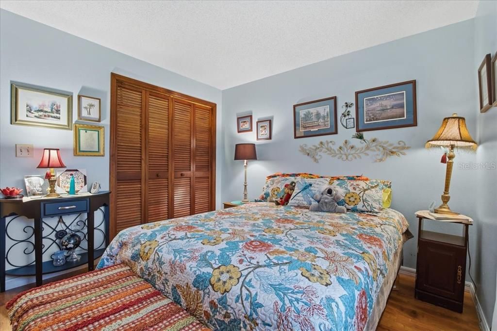 For Sale: $155,000 (2 beds, 2 baths, 1049 Square Feet)