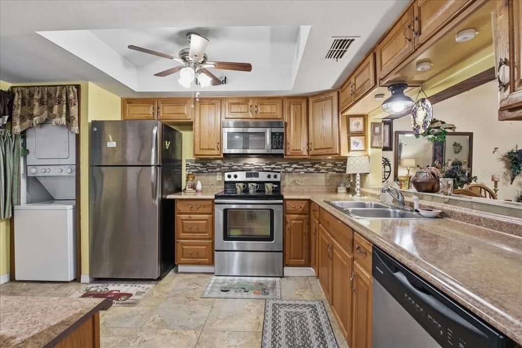 For Sale: $155,000 (2 beds, 2 baths, 1049 Square Feet)