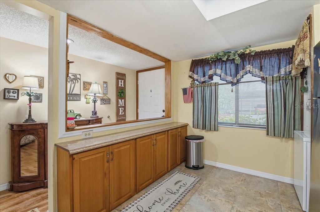 For Sale: $155,000 (2 beds, 2 baths, 1049 Square Feet)